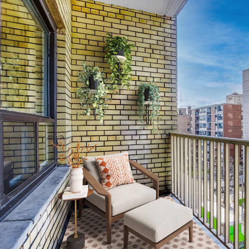 Furnished balcony at Jameson